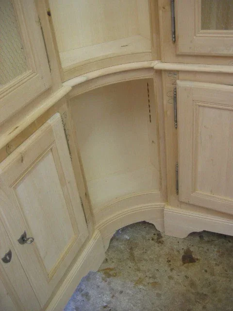 Bibliothèque en fabrication à l’atelier