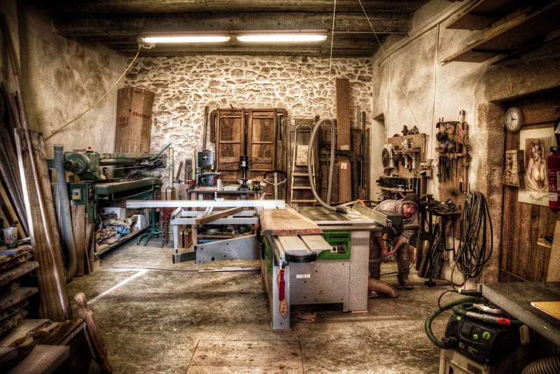Atelier, outils et gestes d’ébénisterie