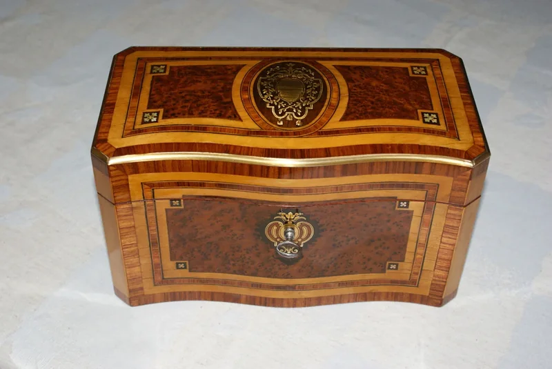 Coffret en marqueterie